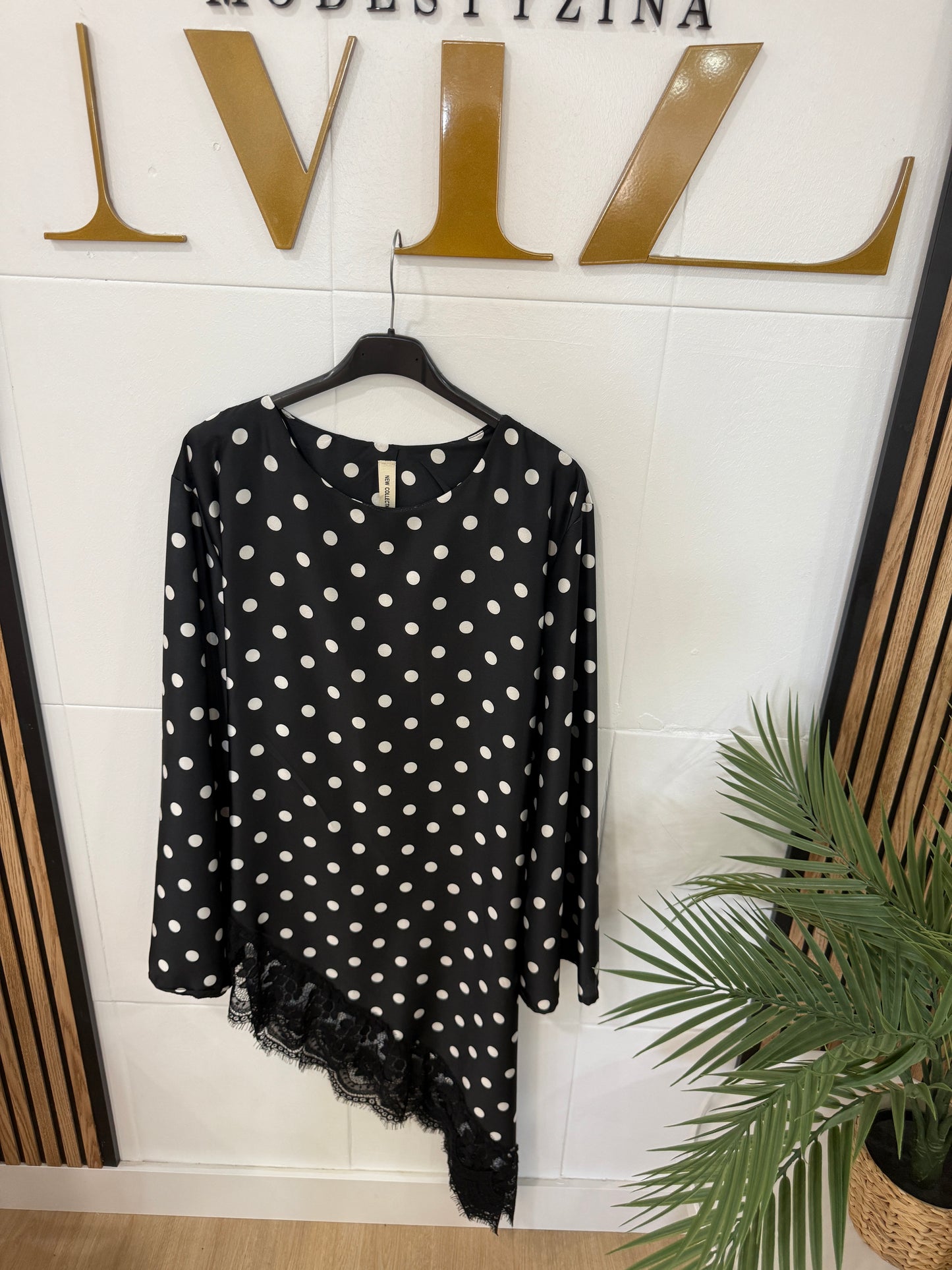 BLUSA ENCAJE LUNARES