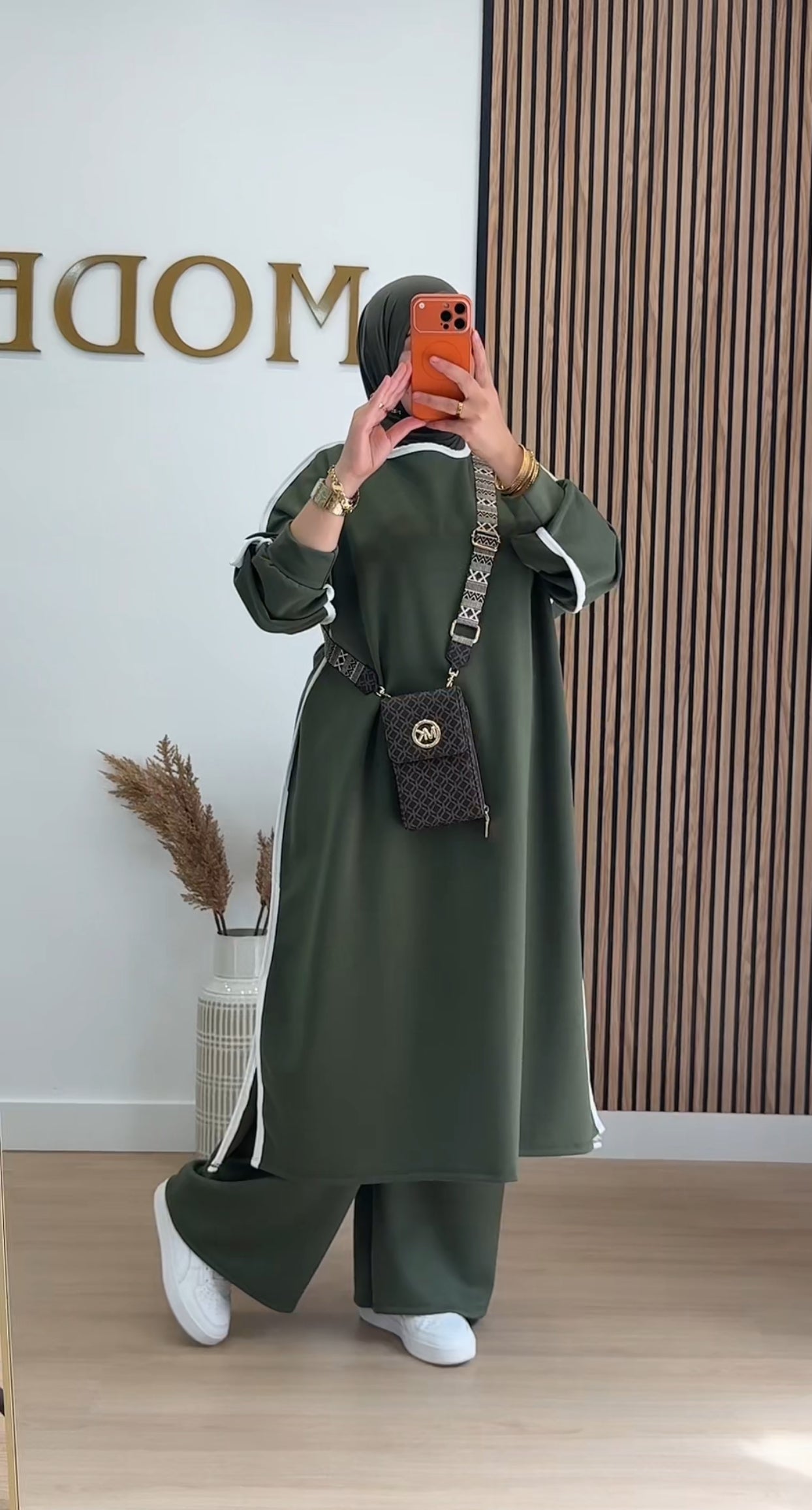 CHÁNDAL FARAH