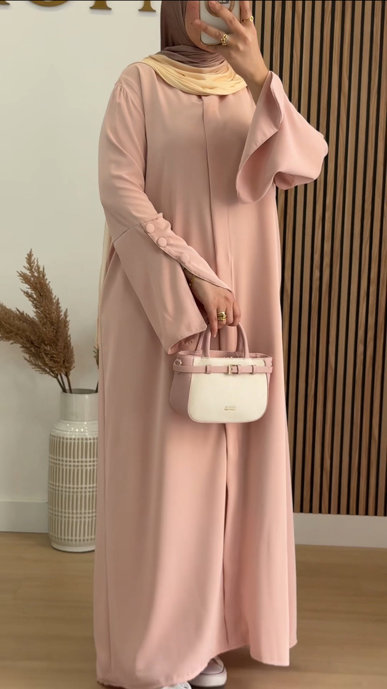 ABAYA JANA