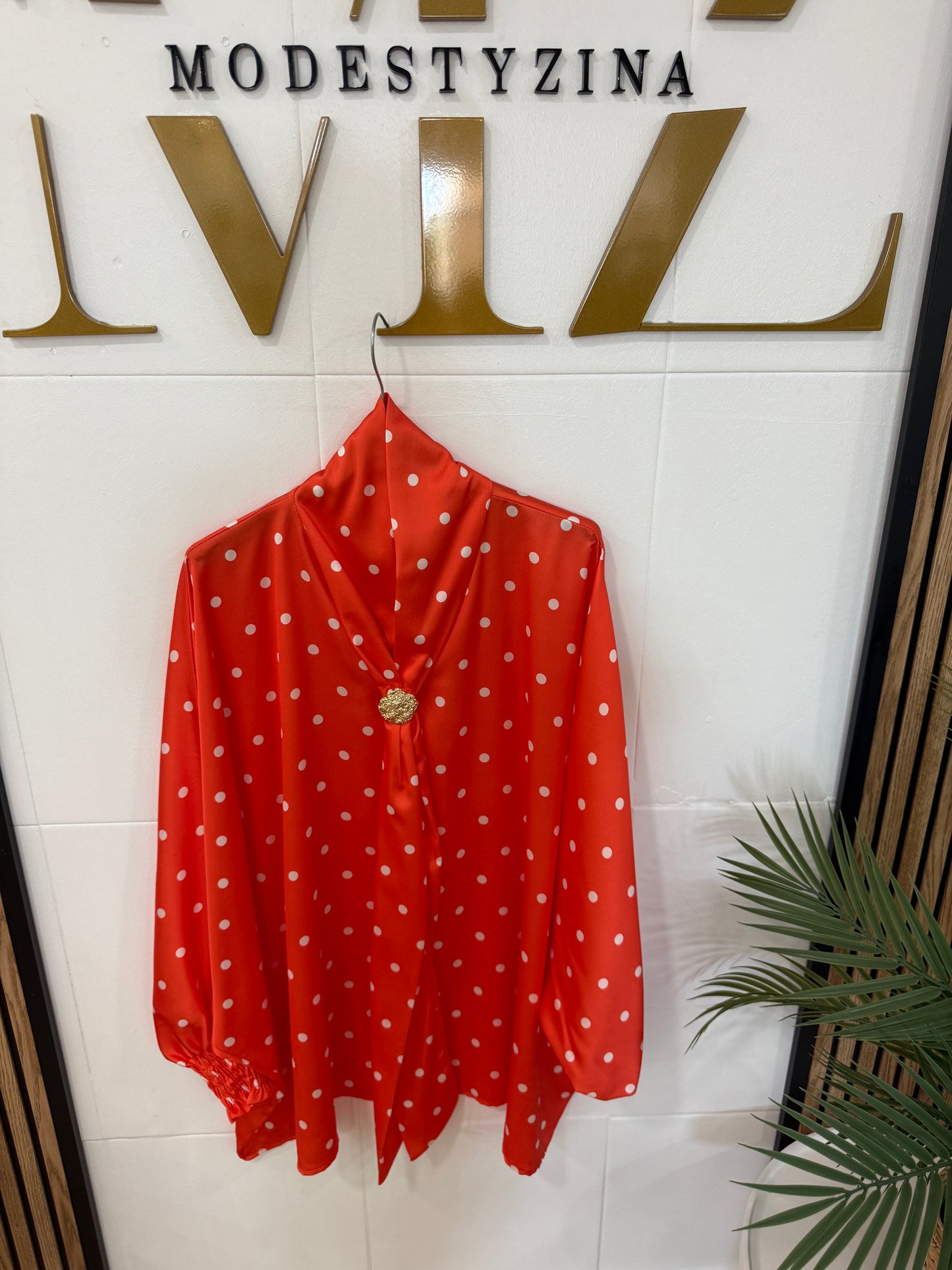BLUSA BROCHE LUNARES