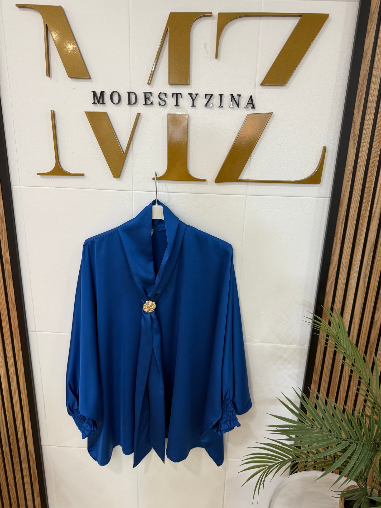 BLUSA BROCHE