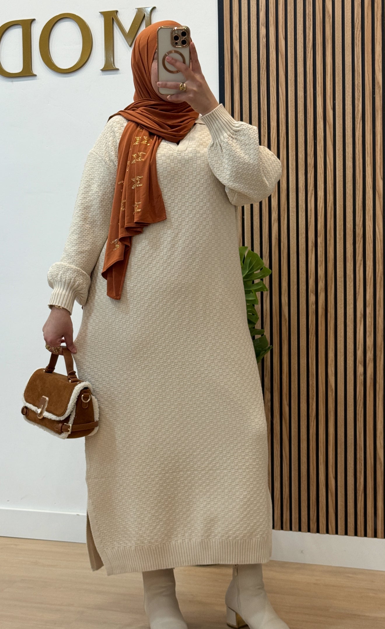 VESTIDO CON PANA DE CUELLO