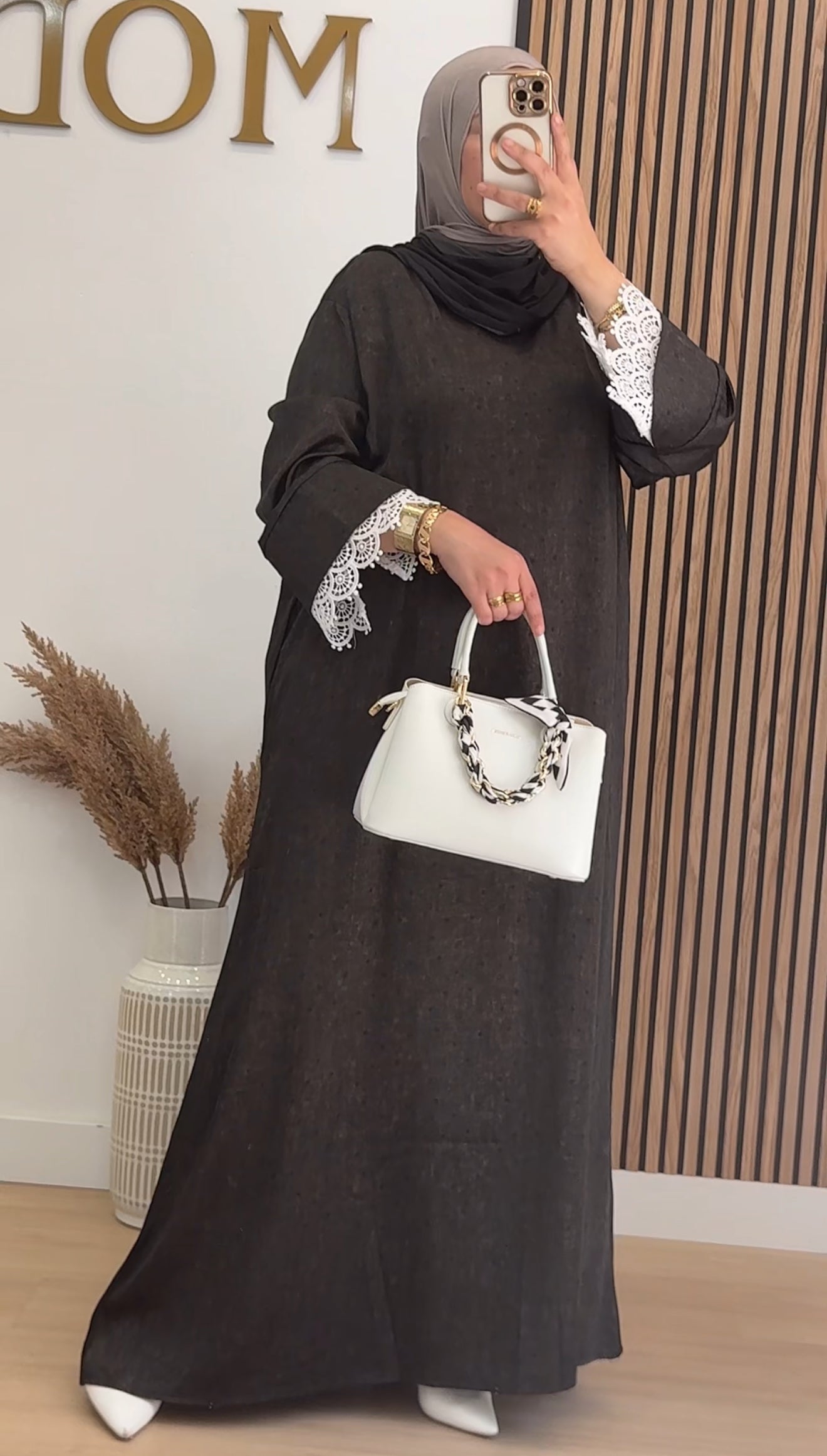 ABAYA LINA