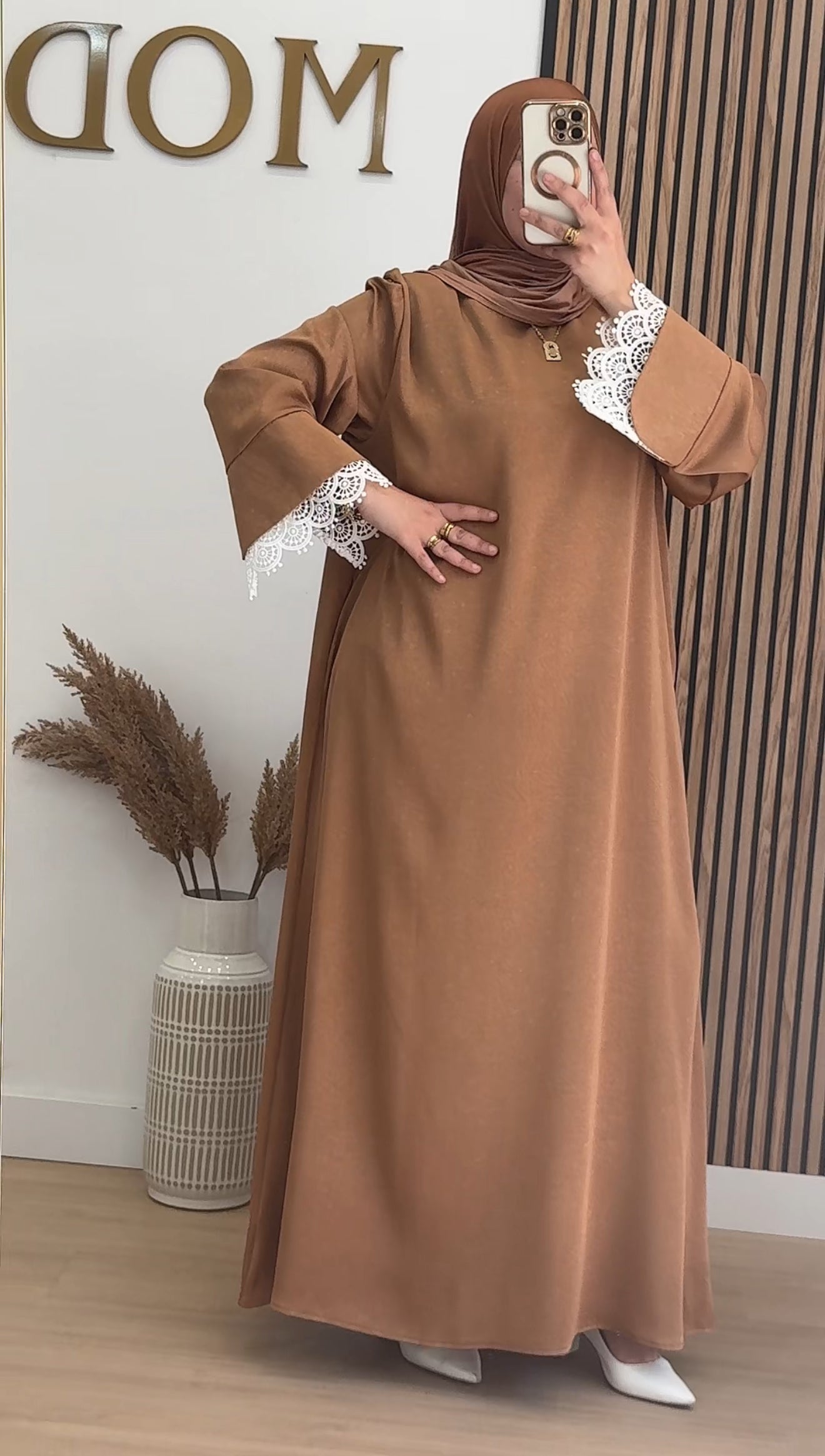 ABAYA LINA