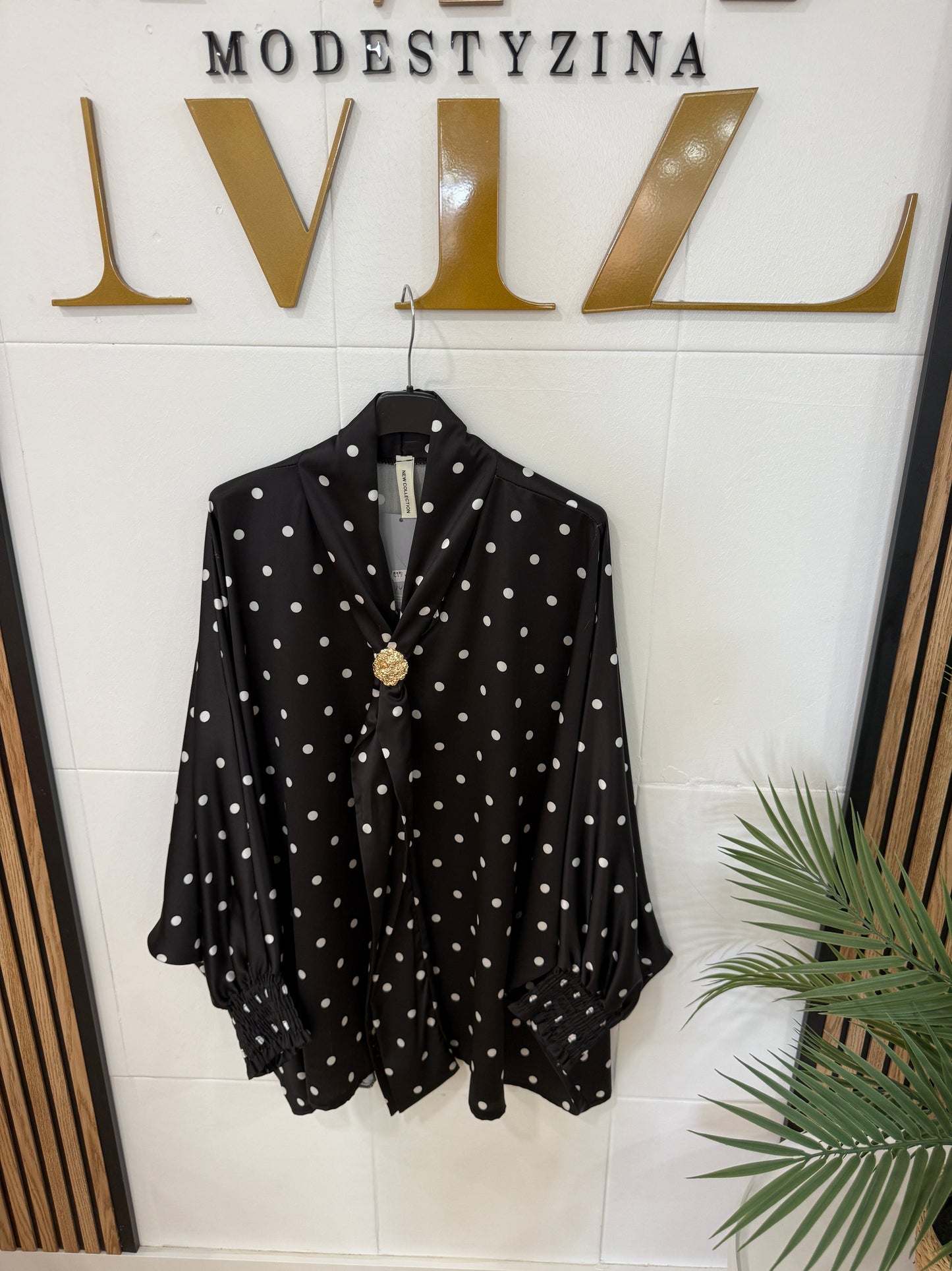 BLUSA BROCHE LUNARES