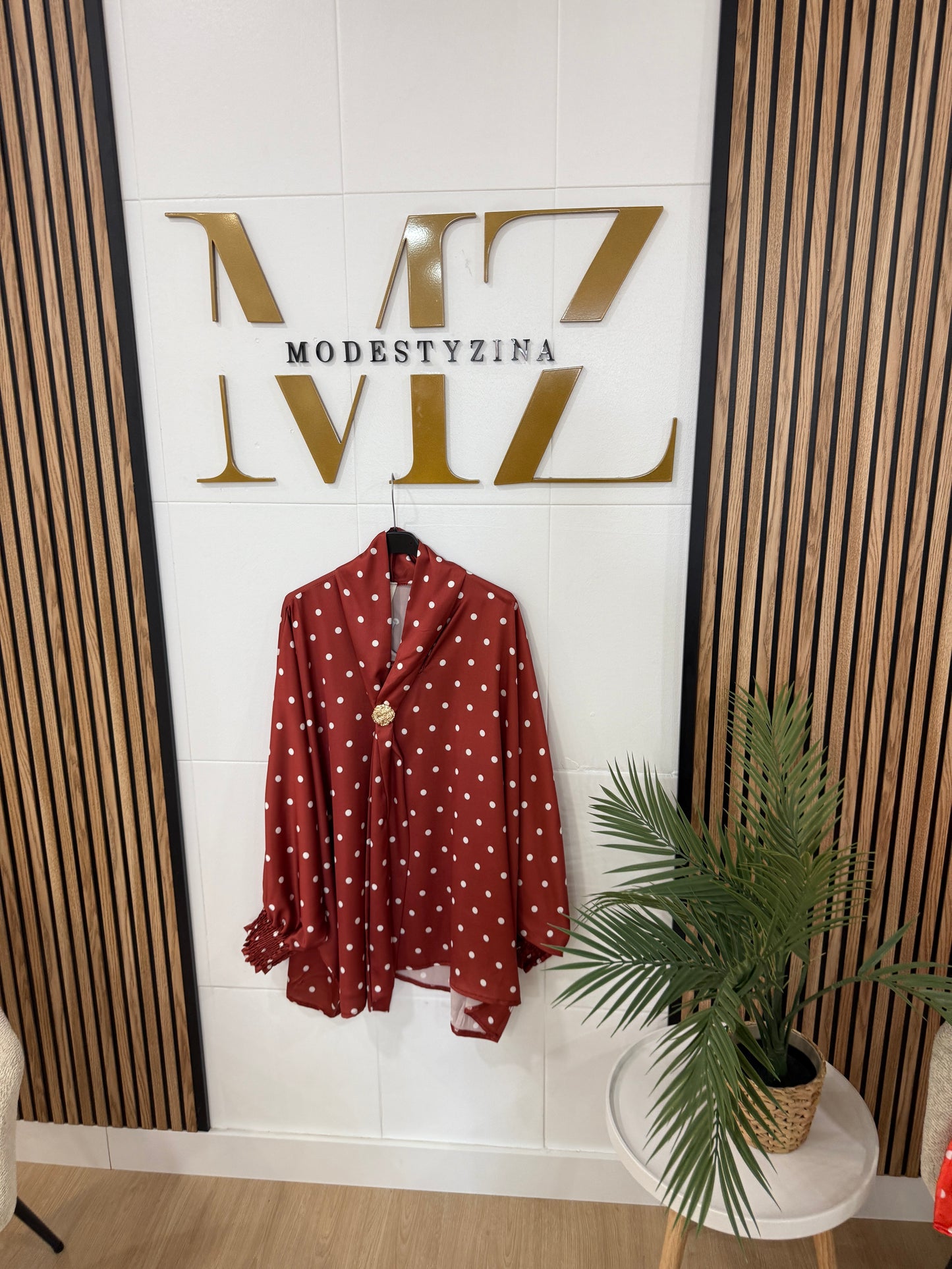 BLUSA BROCHE LUNARES