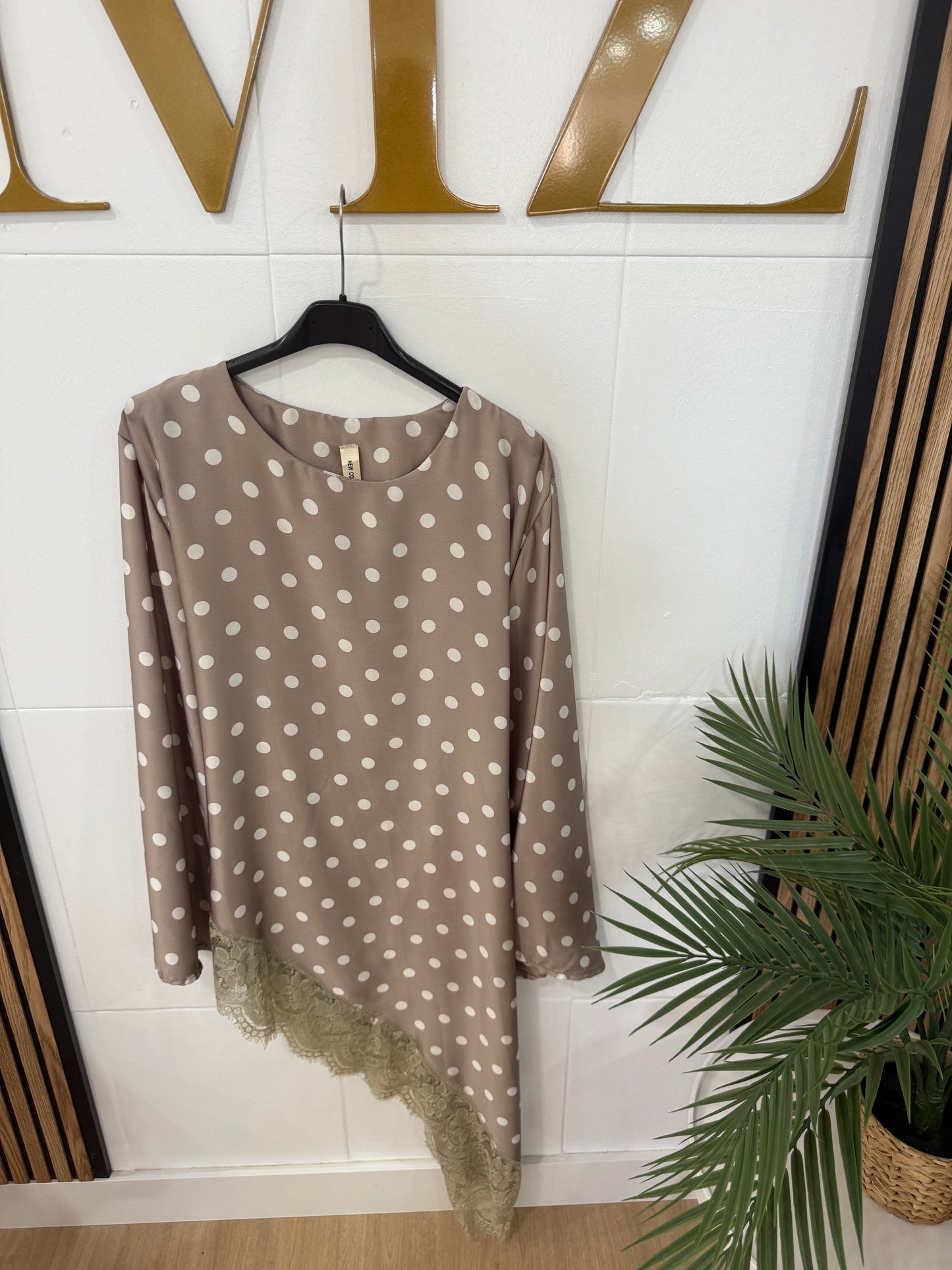 BLUSA ENCAJE LUNARES