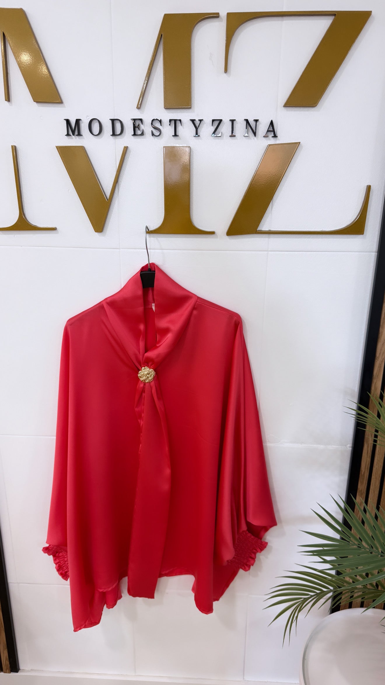 BLUSA BROCHE