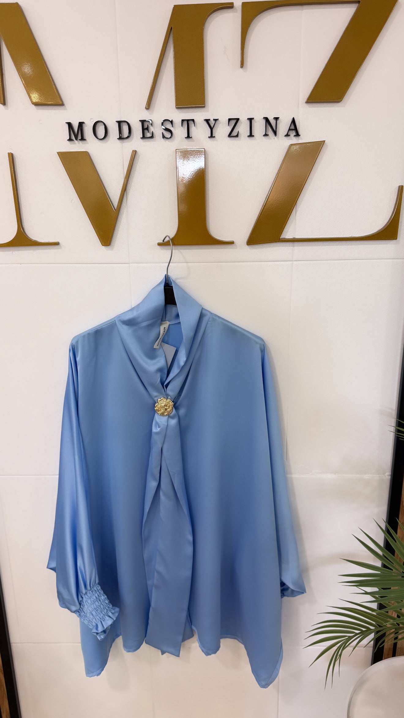 BLUSA BROCHE