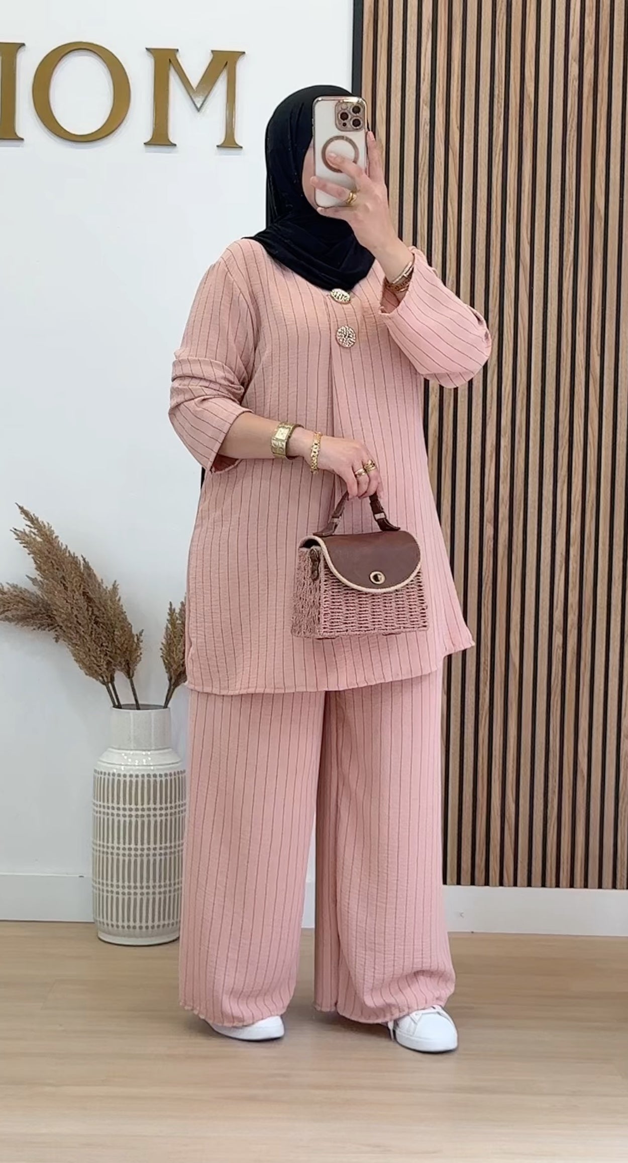 CONJUNTO LATIFA