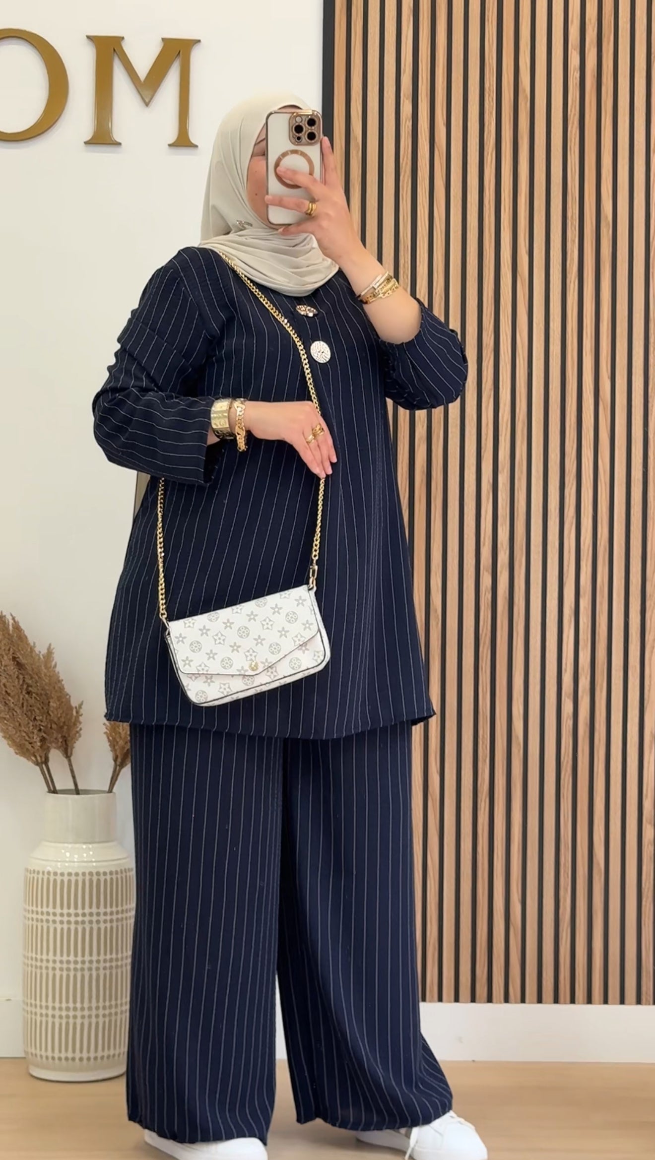 CONJUNTO LATIFA