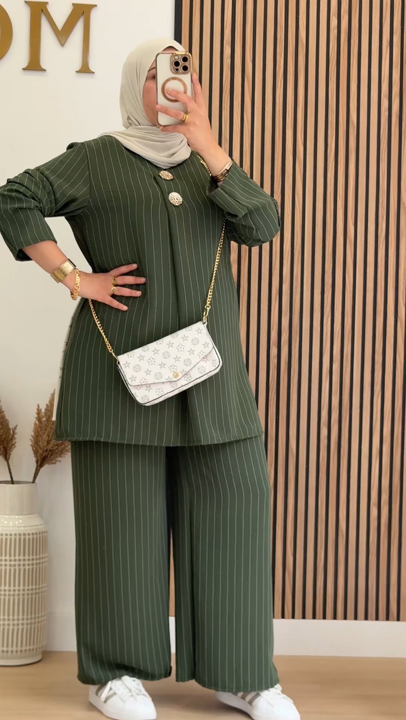 CONJUNTO LATIFA