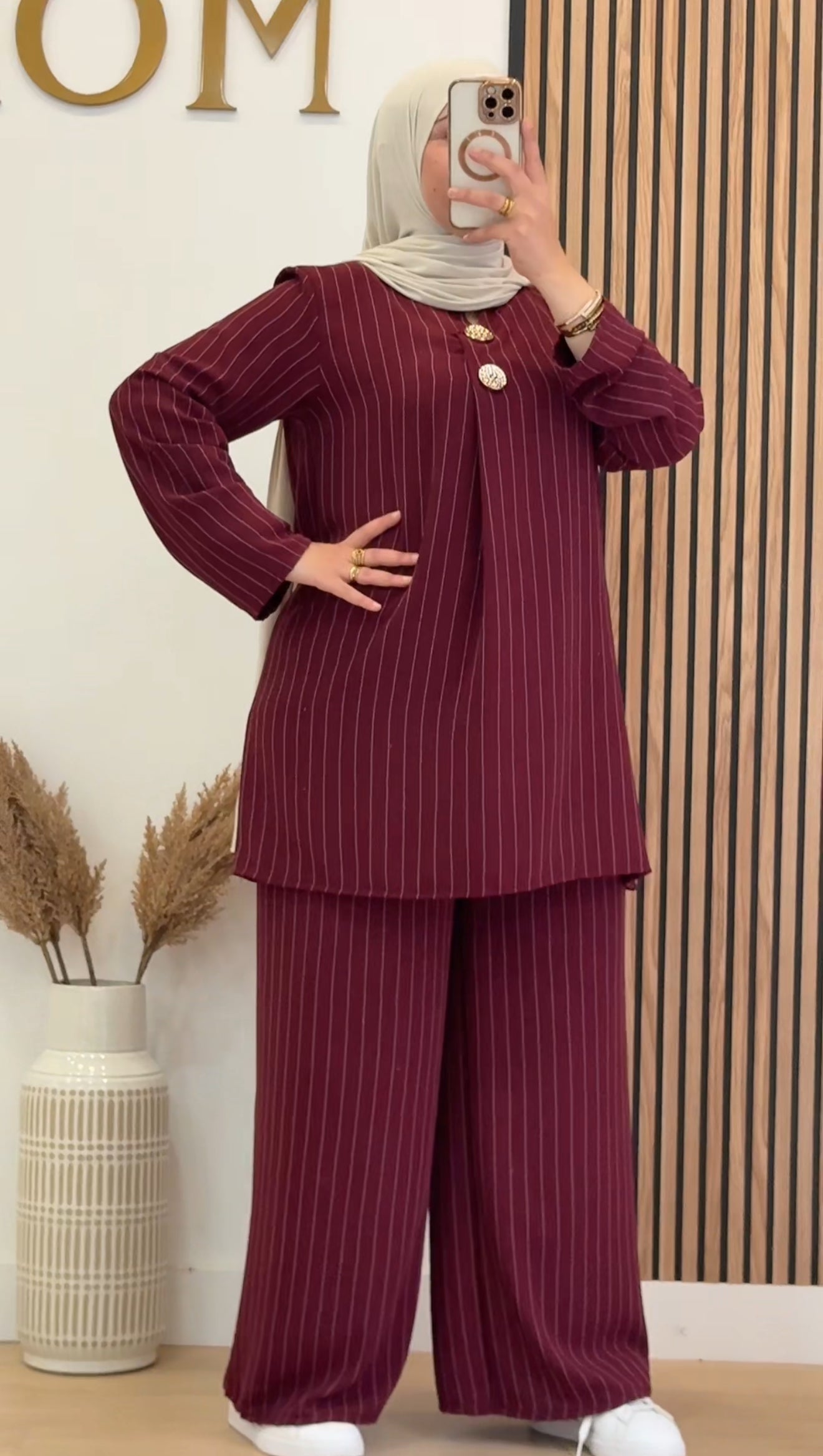 CONJUNTO LATIFA