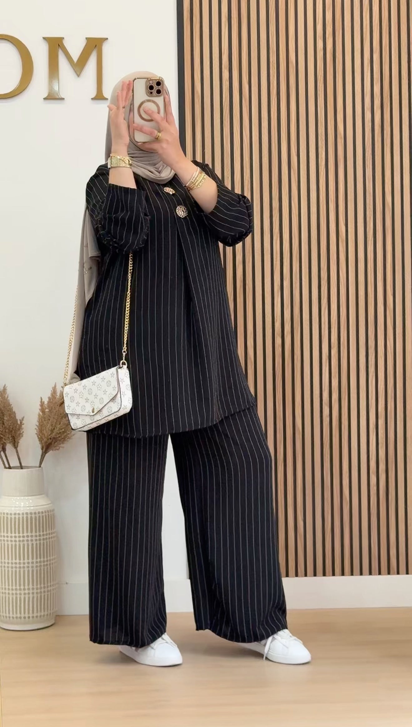 CONJUNTO LATIFA