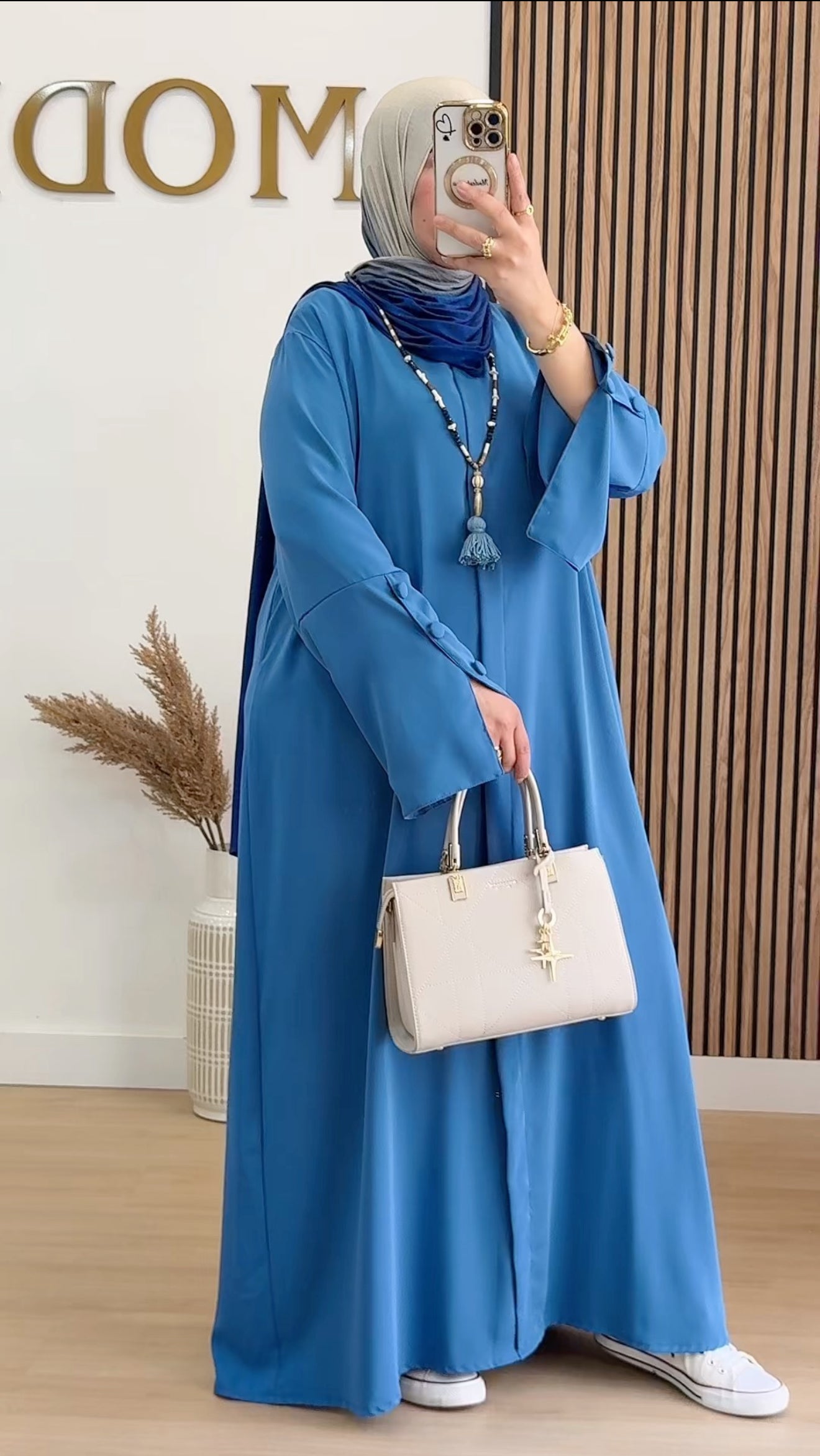 ABAYA JANA