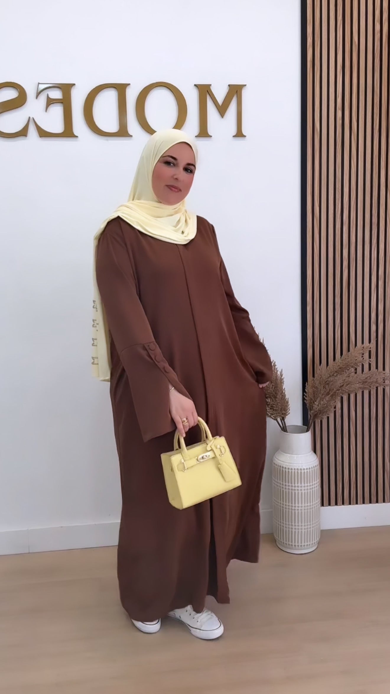 ABAYA JANA