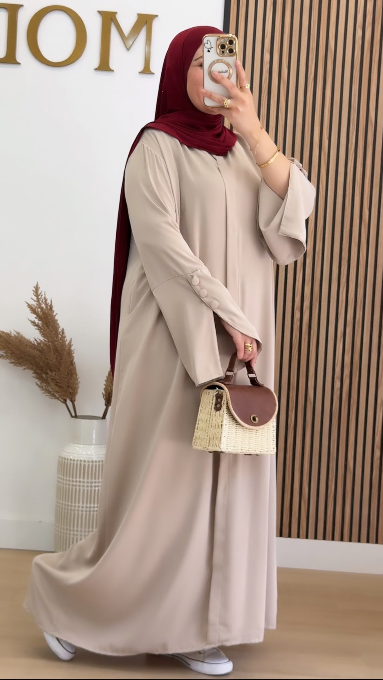 ABAYA JANA