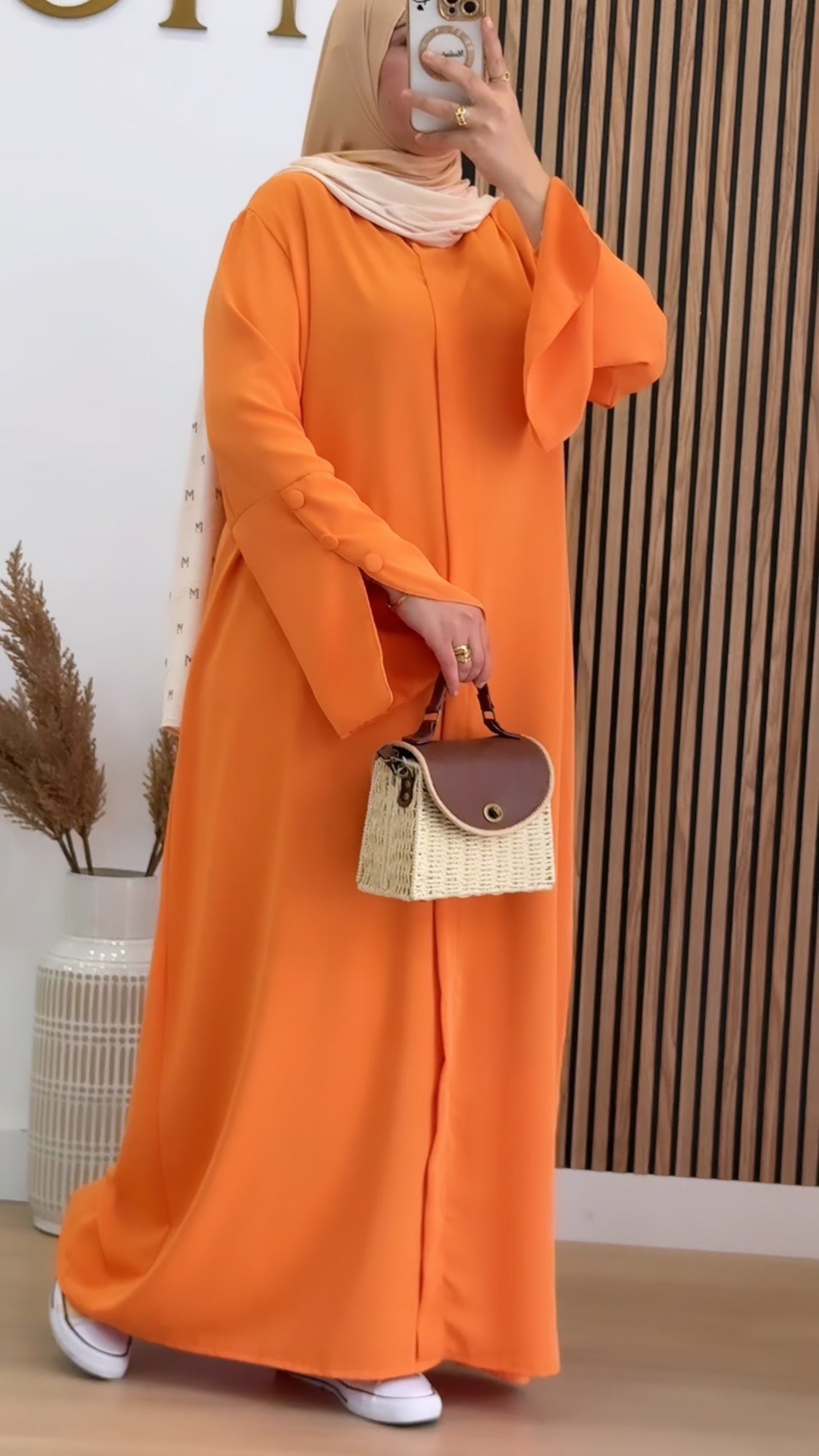 ABAYA JANA