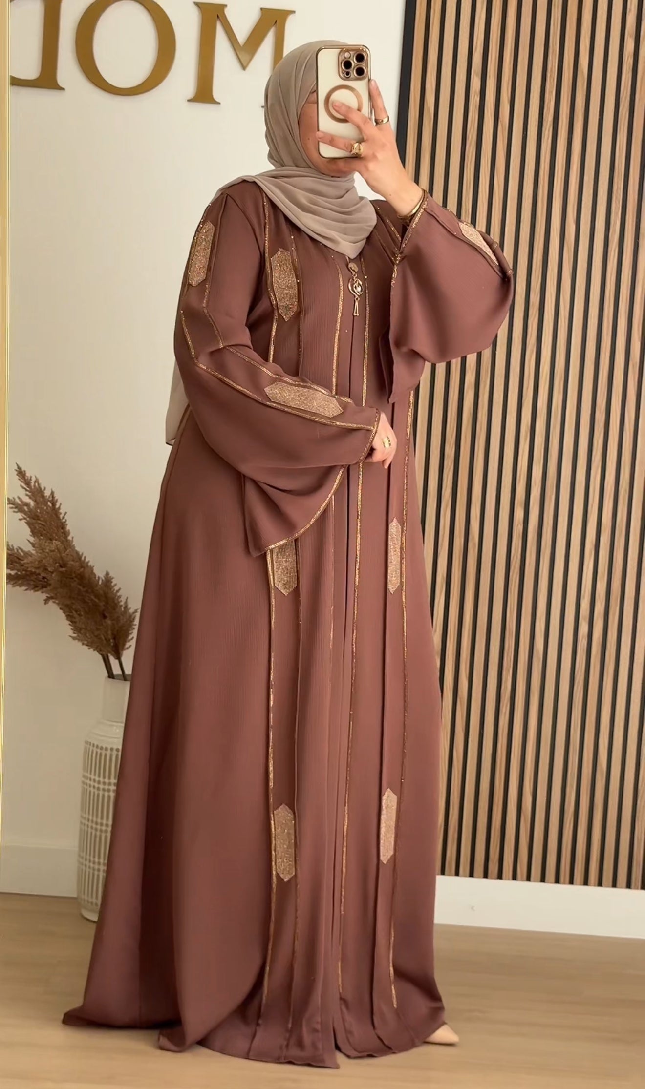 ABAYA MANAL