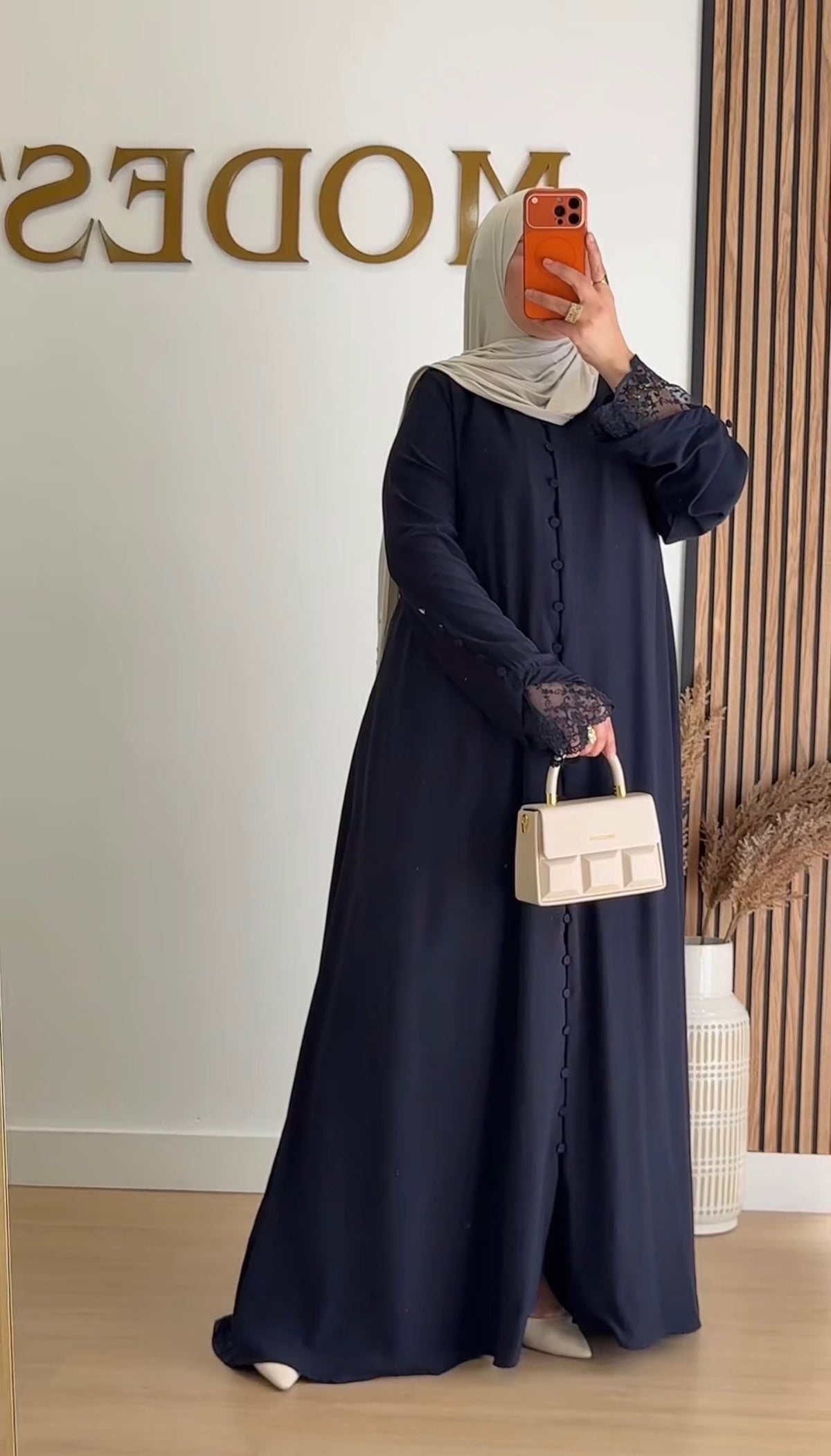 ABAYA DONTIL