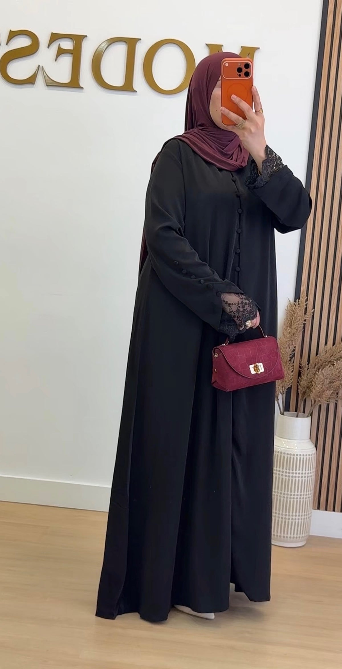 ABAYA DONTIL